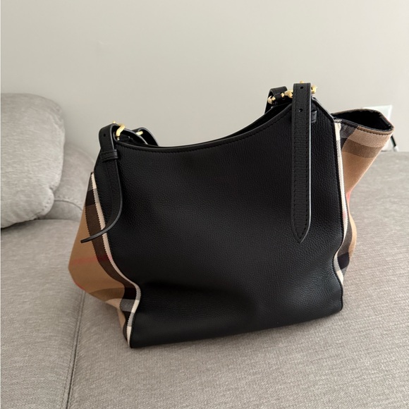 Burberry Black Leather Women's Bag - Satchel Bucket Bag - Picture 10 of 15